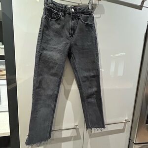 Zara Gray Ankle Jeans with Frayed Hem